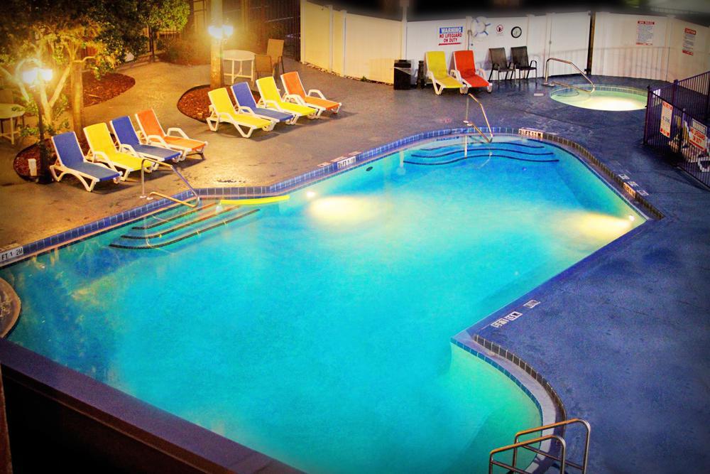 Ramada By Wyndham Kissimmee Downtown Hotel Esterno foto
