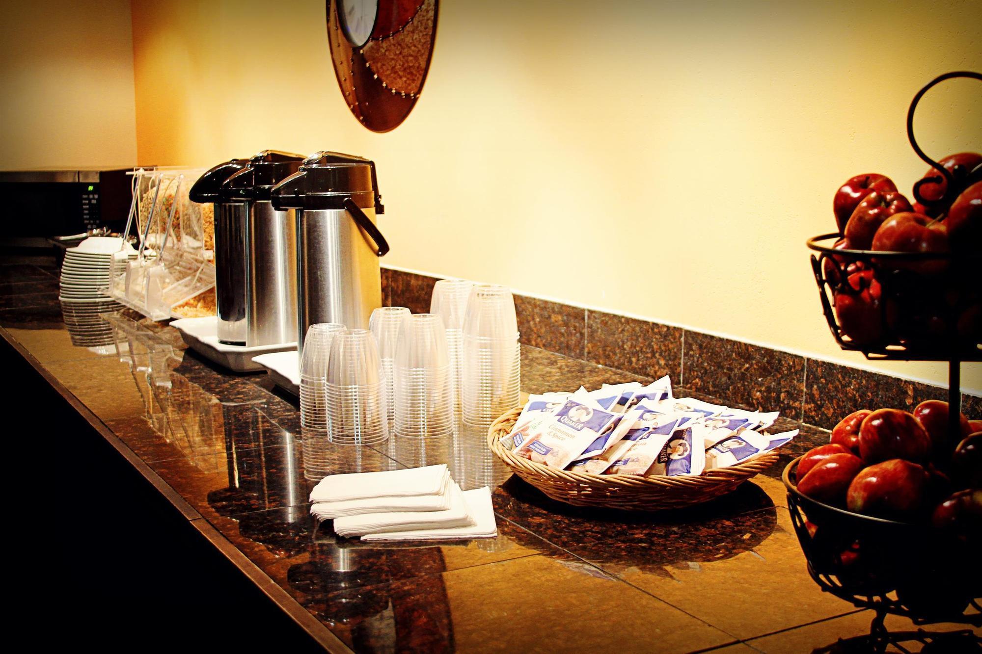 Ramada By Wyndham Kissimmee Downtown Hotel Esterno foto