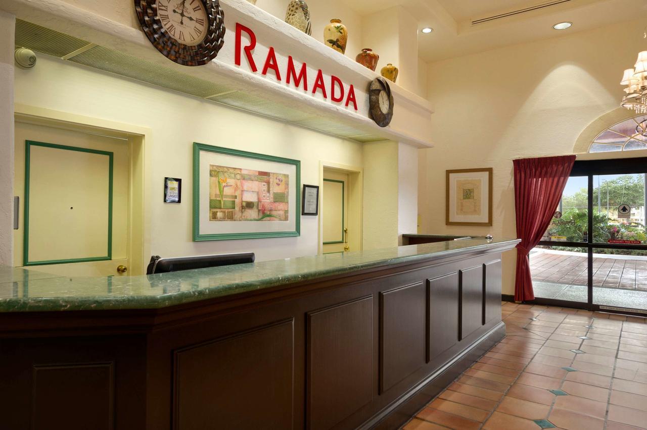 Ramada By Wyndham Kissimmee Downtown Hotel Esterno foto