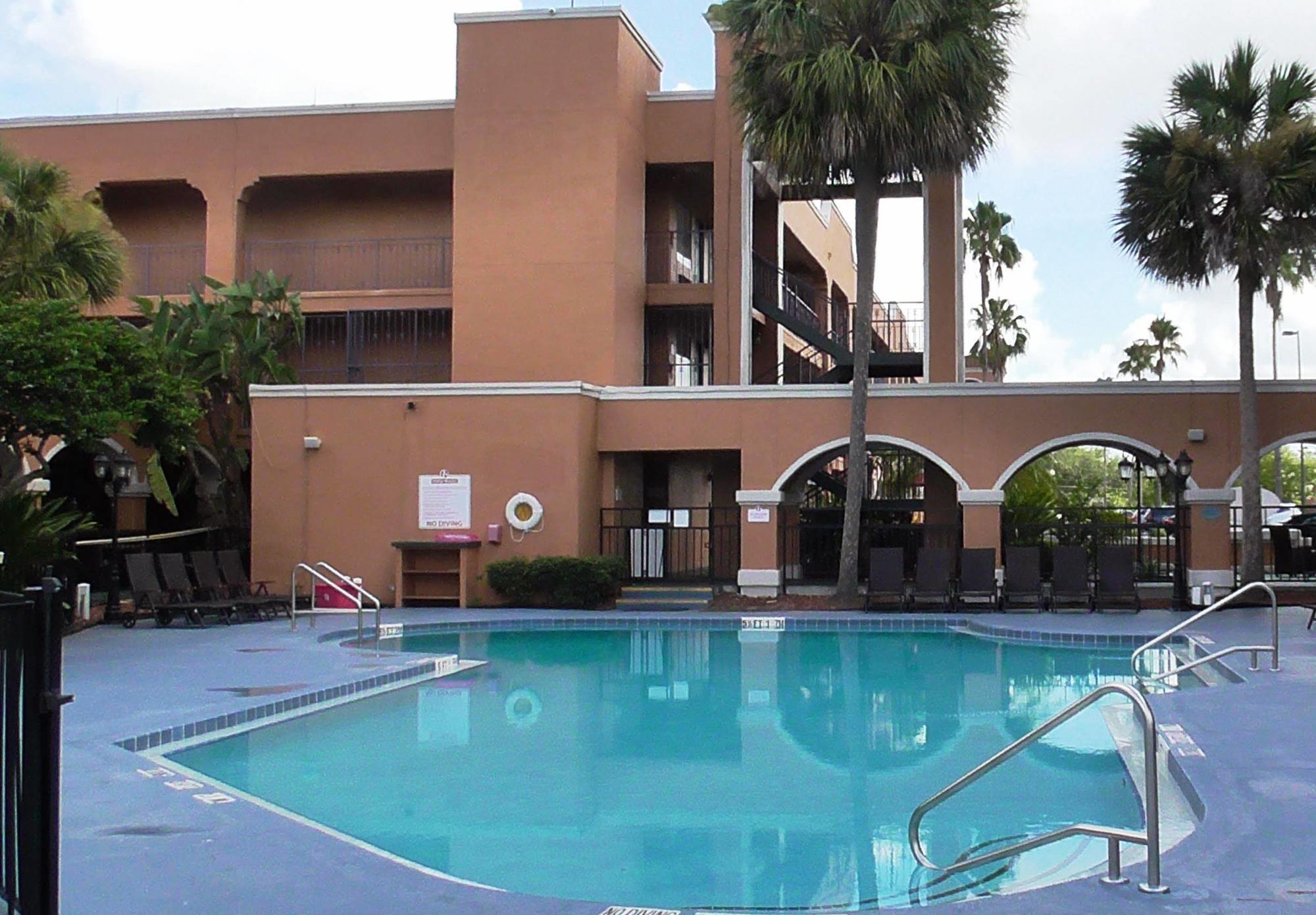 Ramada By Wyndham Kissimmee Downtown Hotel Esterno foto